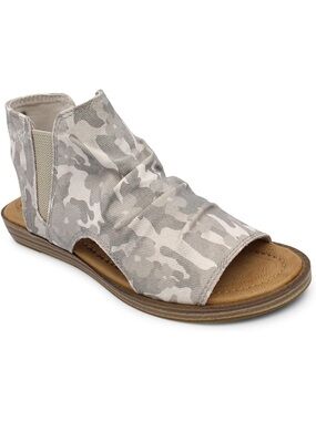 Blowfish Malibu Women's Beaches Twill sandals
NWOT